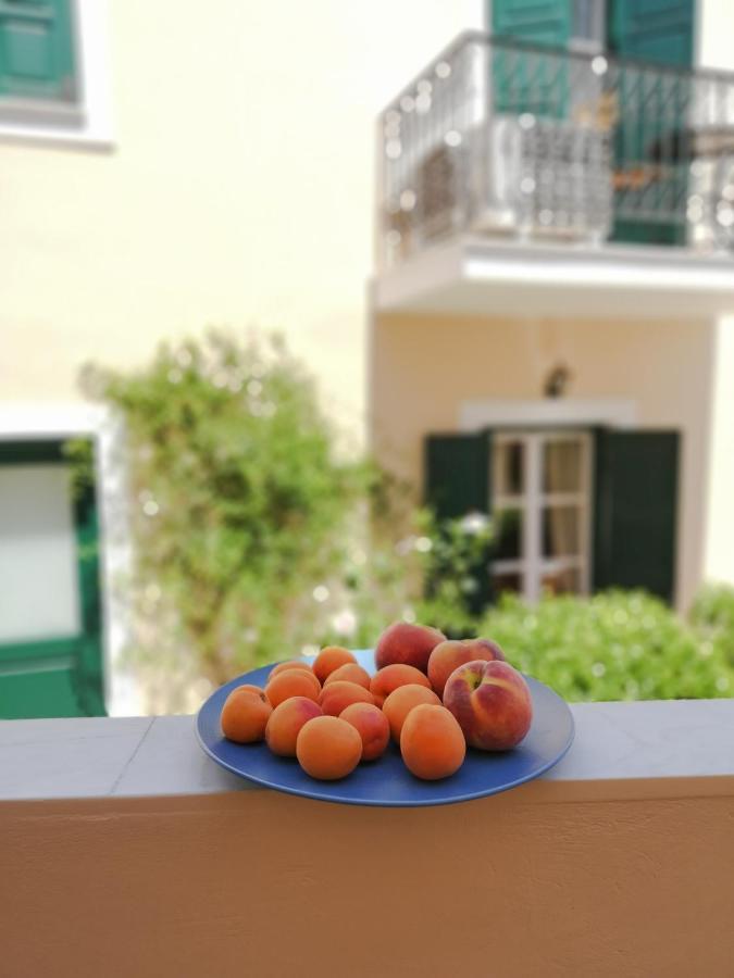 Twin House Spetses Hotel Exterior photo