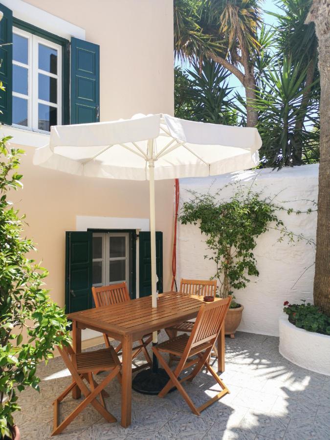 Twin House Spetses Hotel Exterior photo