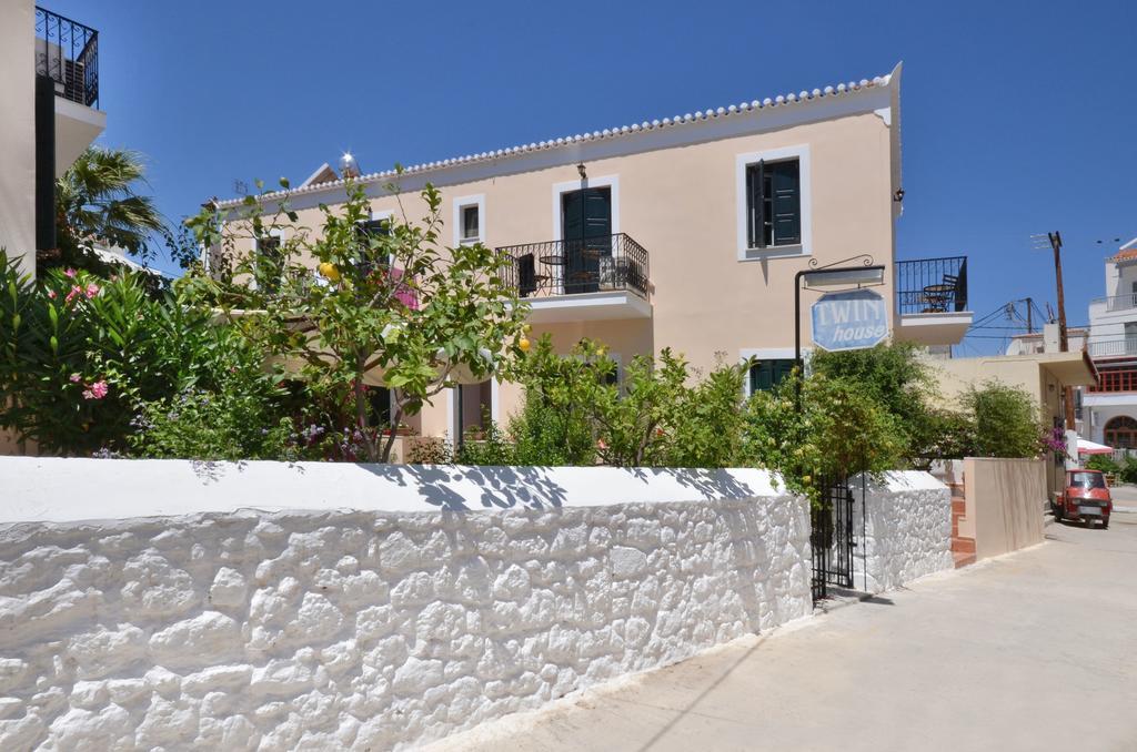 Twin House Spetses Hotel Exterior photo