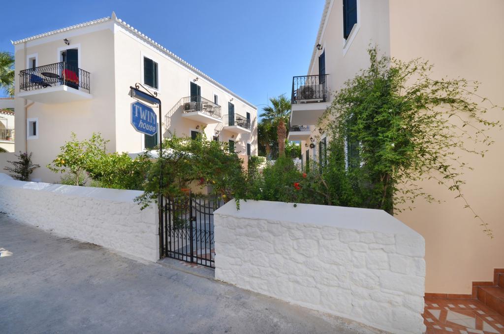 Twin House Spetses Hotel Exterior photo