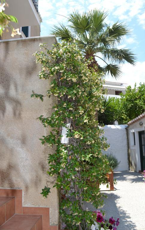 Twin House Spetses Hotel Exterior photo